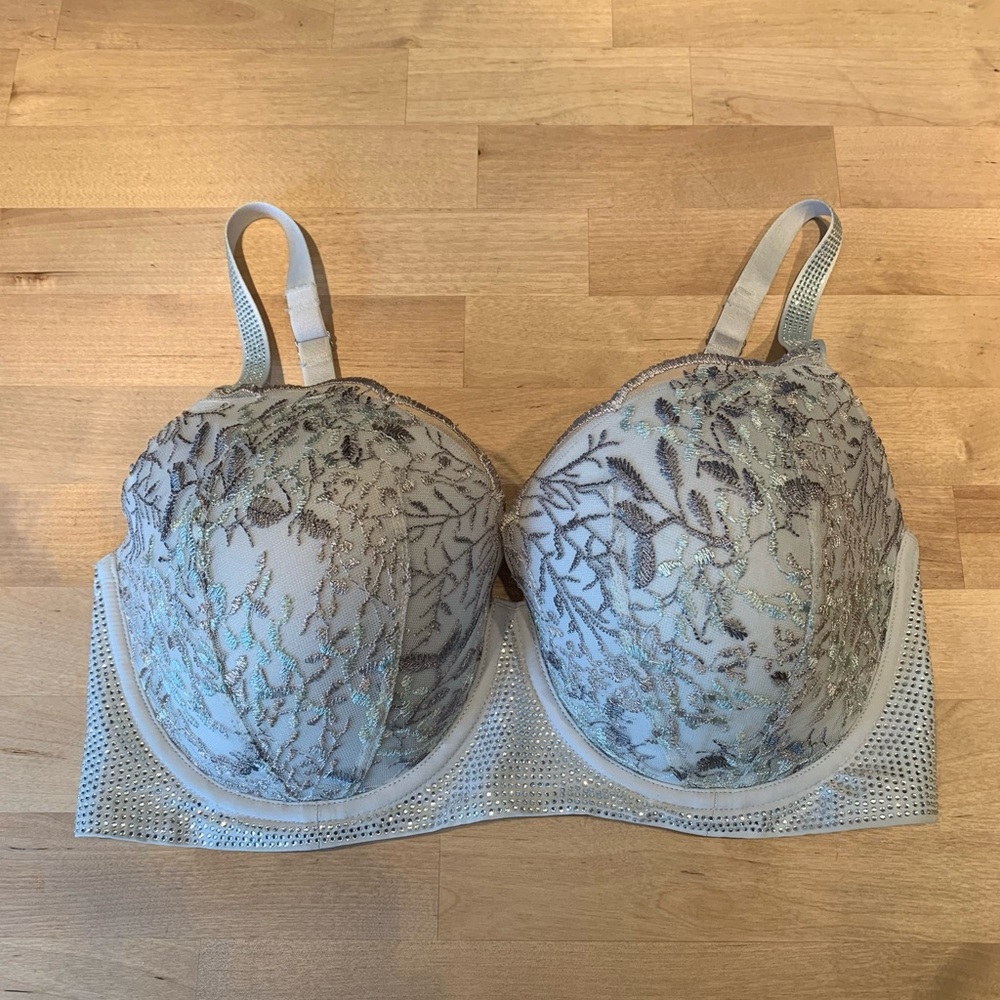 Victoria’s Secret lined Demi Dream Angels bra - Size 34DDD